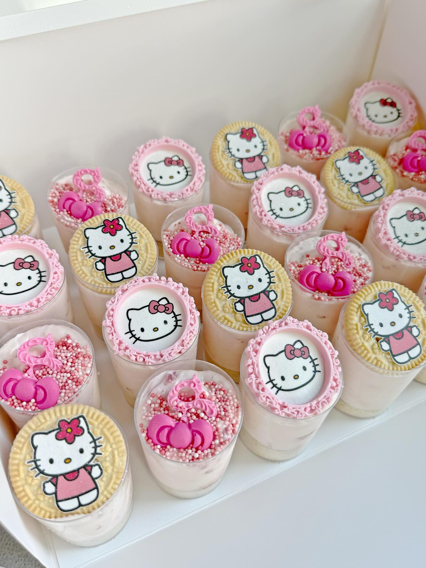 Βρώσιμα σχέδια Hello Kitty σετ 22 τεμ.