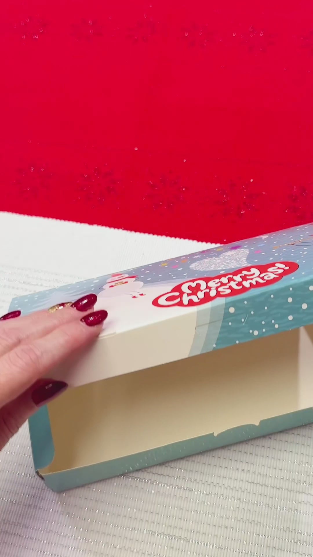 Στολίστε χριστουγεννιάτικα μπισκότα gingerbread με royal icing